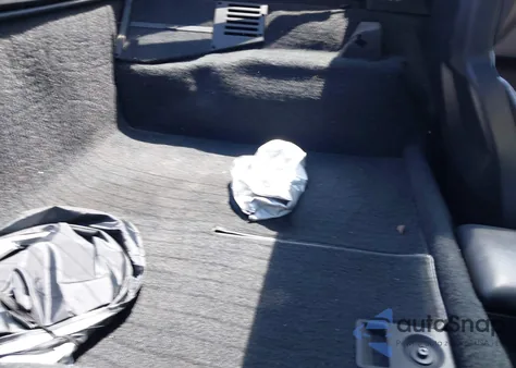 1992 Chevrolet Corvette из США, поврежденный, VIN 1G1YY23P4N5102033